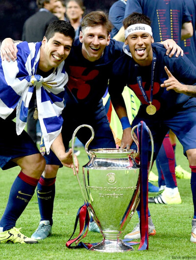 赛场瞬息万 赛场瞬息万